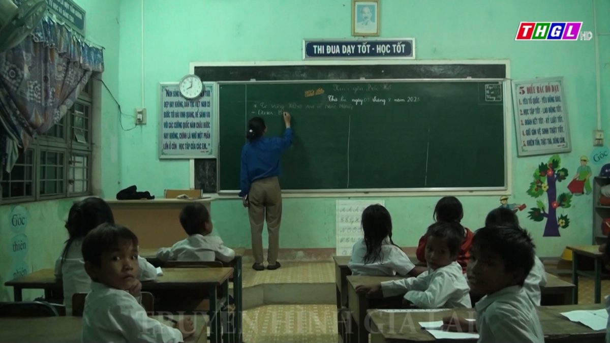 Chị Đinh Thị Đuôl và lớp học “Mùa hè xanh”