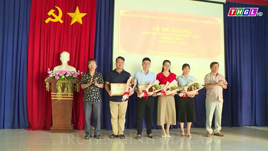 Lễ bế giảng lớp bồi dưỡng ngạch chuyên viên khóa 107 năm học 2023