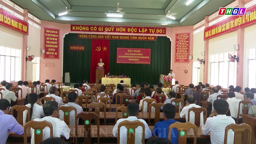Lãnh đạo huyện Ia Pa tiếp xúc, đối thoại trực tiếp với Nhân dân