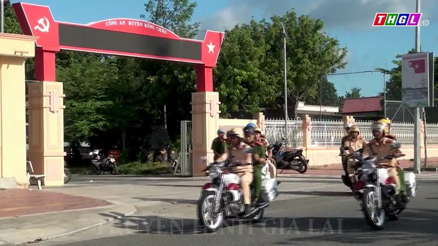 Công an huyện Kông Chro, Kbang ra quân tổng kiểm soát xe ô tô vận tải hành khách, hàng hóa