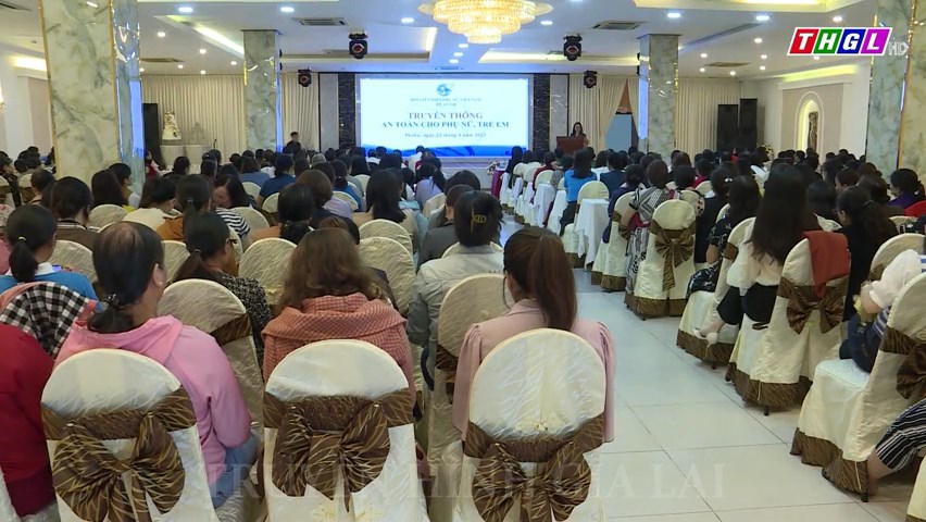 Tập huấn kỹ năng hỗ trợ phụ nữ tham gia giải quyết các vấn đề xã hội liên quan đến phụ nữ và trẻ em