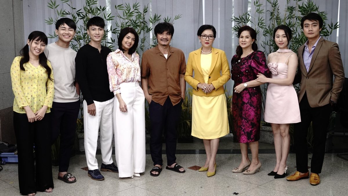 Huỳnh Hồng Loan vất vả khi vào vai tiểu thư sang chảnh