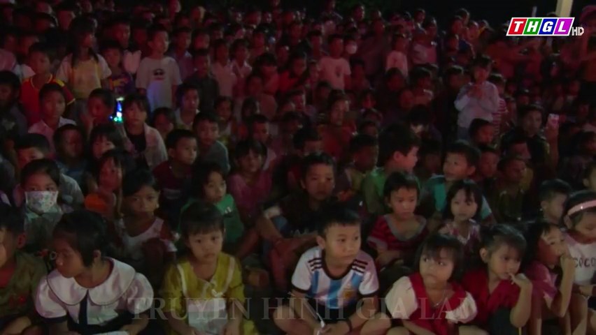 Huyện Kbang tặng 50 suất quà cho thiếu nhi nhân dịp Tết Trung thu