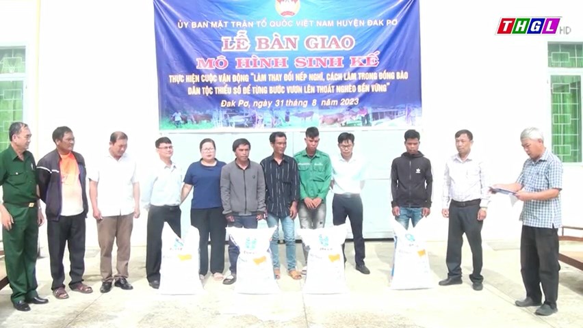 Đak Pơ: Bàn giao mô hình sinh kế cho hộ nghèo
