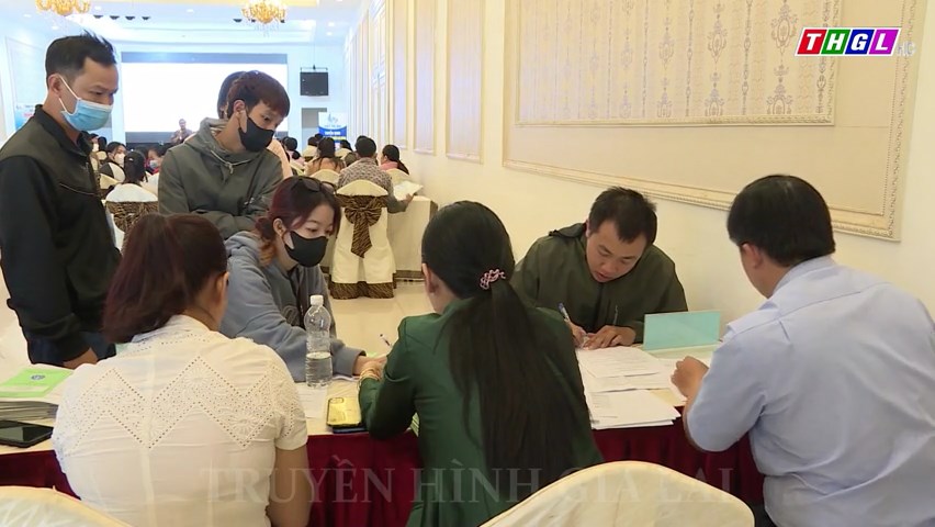 Hơn 100 lao động được tư vấn về chính sách, chế độ Bảo hiểm thất nghiệp