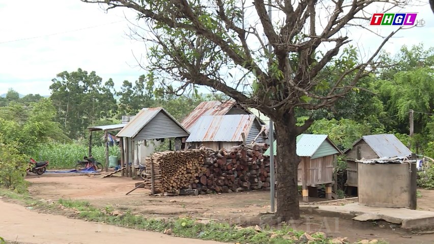 Kông Chro vận dụng linh động các nguồn lực để giảm hộ nghèo