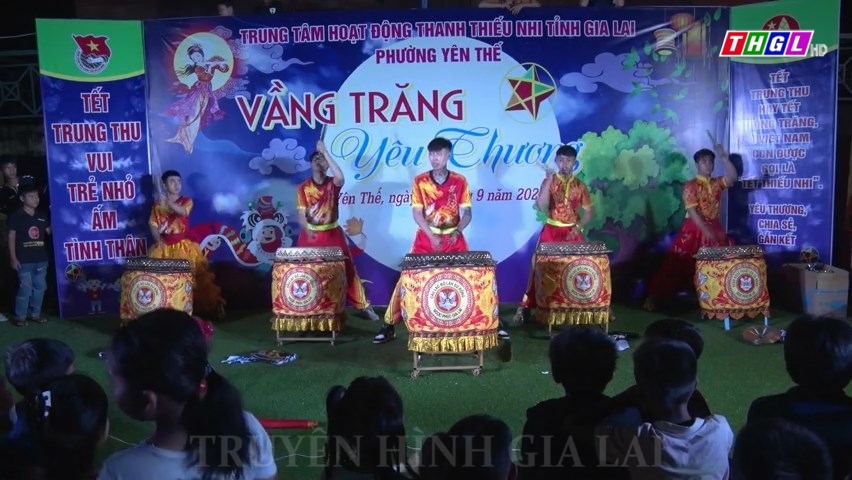 Trung tâm hoạt động Thanh thiếu niên tỉnh Gia Lai tổ chức Trung thu cho trẻ em có hoàn cảnh khó khăn tại phường Yên Thế, TP. Pleiku