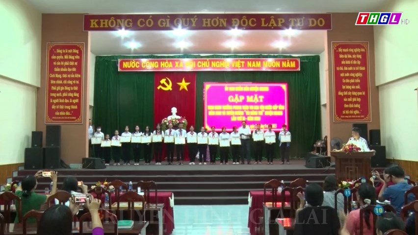 UBND huyện Kbang khen thưởng phong trào Thi đua yêu nước cấp tỉnh năm 2022 và tuyên dương, khen thưởng “Tài năng trẻ” lần thứ XI năm 2023