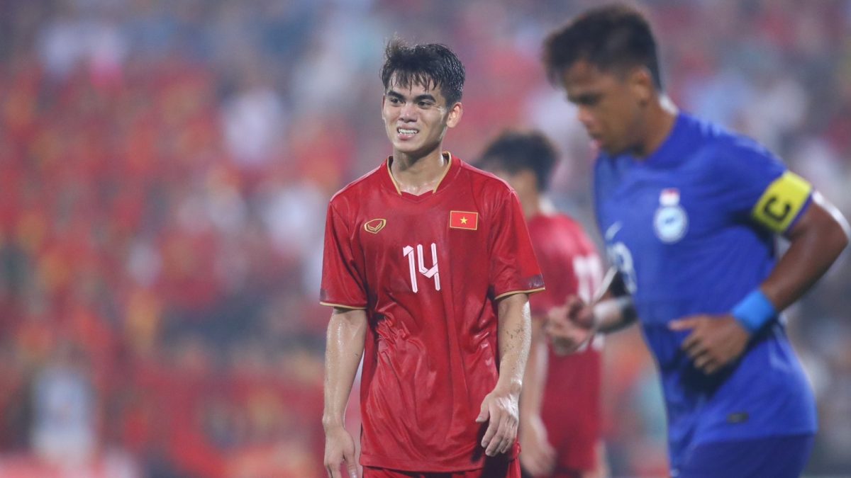 U23 Việt Nam 2-2 U23 Singapore: Tuần trăng mật của HLV Troussier kết thúc?