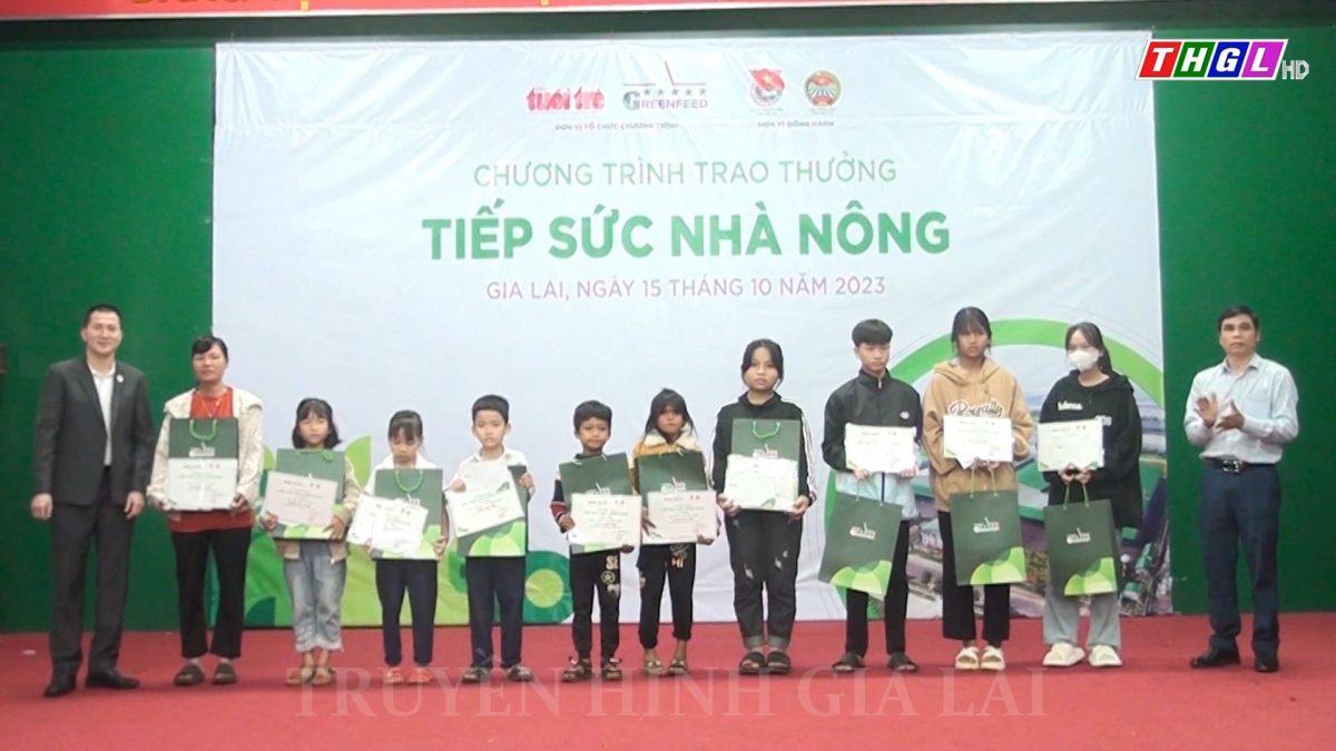 Chương trình tiếp sức nhà nông: Trao thưởng cho 41 học sinh, sinh viên vượt khó học giỏi