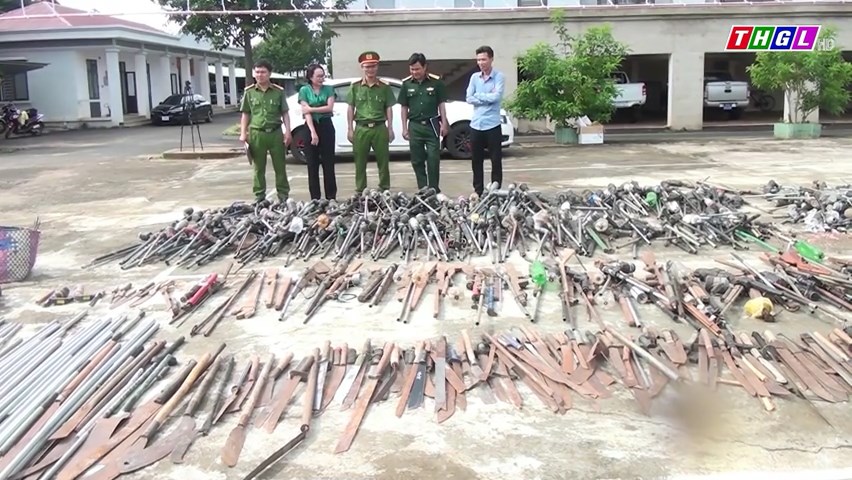 Công an huyện Chư Sê tổ chức tiêu hủy vũ khí, vật liệu nổ, công cụ hỗ trợ