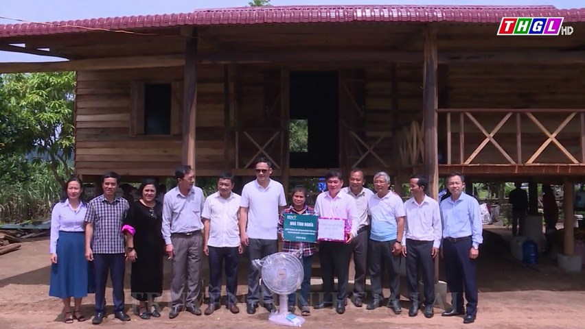 Khối thi đua các cơ quan Đảng tỉnh Gia Lai tổ chức “về nguồn”, thăm vùng Căn cứ cách mạng xã Đất Bằng, huyện Krông Pa