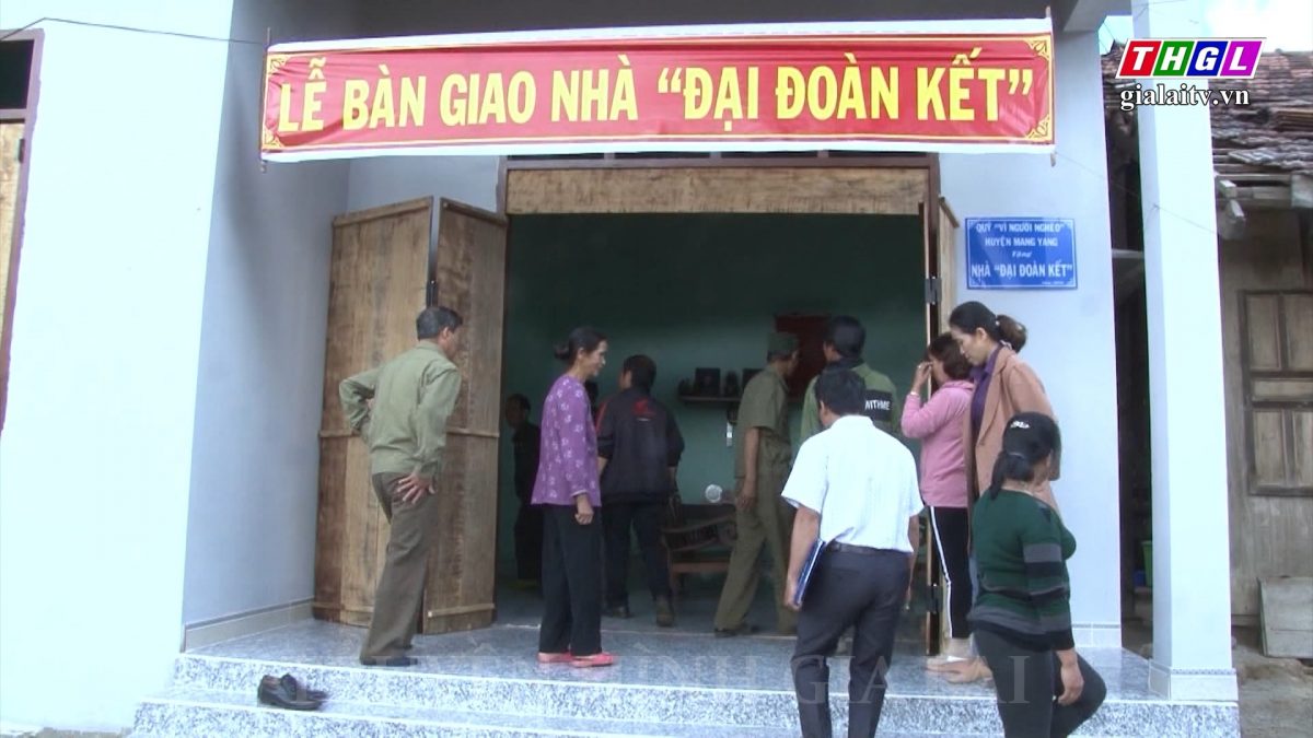 Mang Yang: trao tặng 7 ngôi nhà Đại đoàn kết cho hộ nghèo