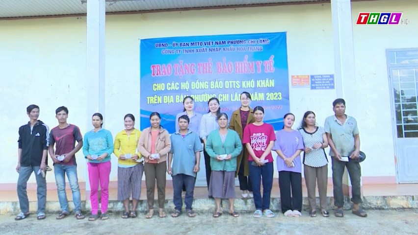 TP.Pleiku trao tặng 200 thẻ BHYT cho người có hoàn cảnh khó khăn