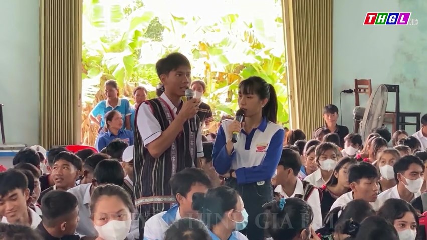 Tuyên truyền pháp luật về an toàn giao thông đường bộ và kỹ năng lái xe an toàn cho học sinh tại huyện Krông Pa