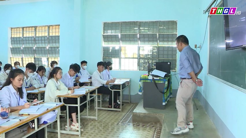 Thi tốt nghiệp THPT từ 2025: Đề xuất thêm phương án chỉ thi 4 môn