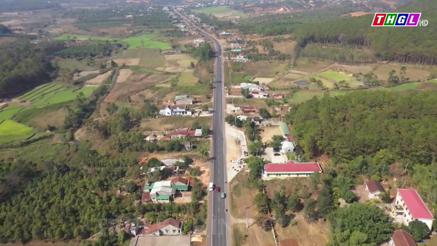 Vẫn còn 250 m mặt đường chưa bàn giao mặt bằng sạch cho đơn vị thi công thực hiện Dự án kết nối giao thông khu vực Tây Nguyên