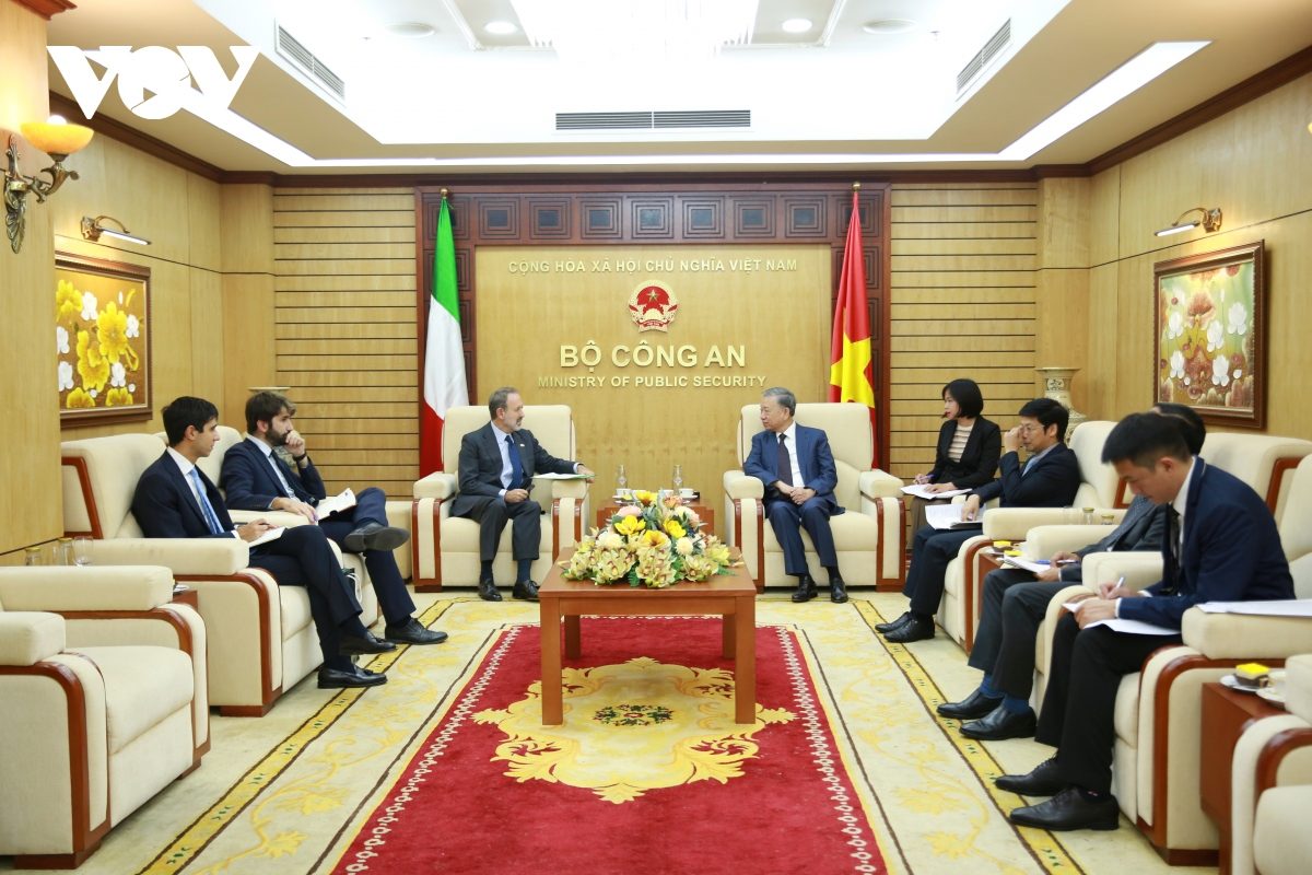 Bộ trưởng Tô Lâm tiếp Đại sứ Cộng hòa Italy tại Việt Nam