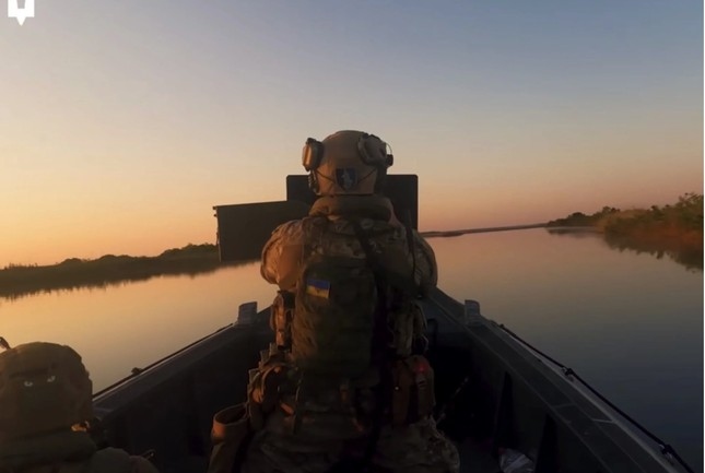 Đột kích vượt sông Dnieper: Nước cờ táo bạo hay kế tung hỏa mù của Ukraine