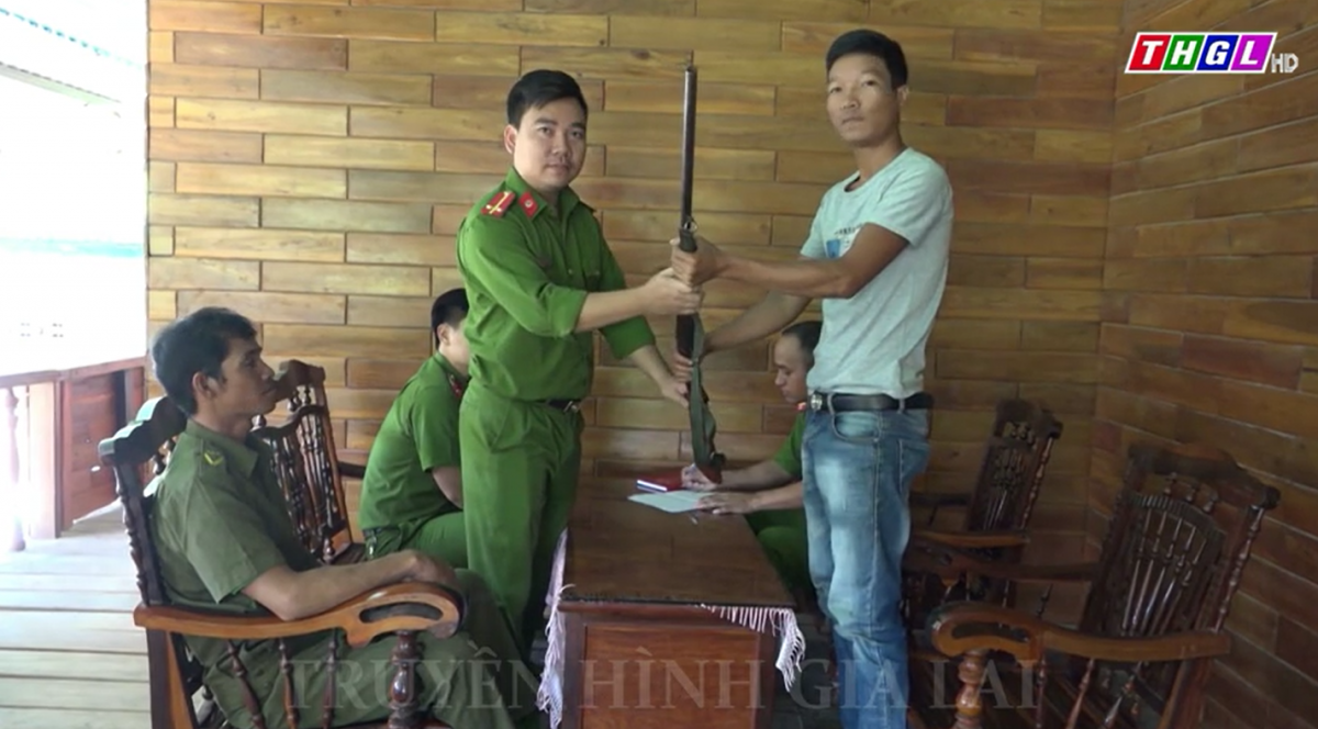 Công an huyện Krông Pa tích cực thu hồi vũ khí, vật liệu nổ