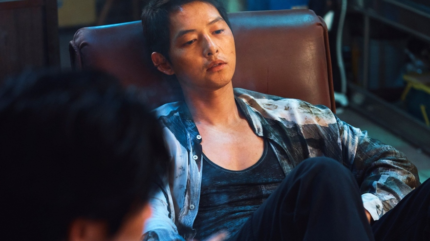 Vì sao Song Joong Ki xem phim “The Shameless” của Kim Nam Gil hơn 10 lần?