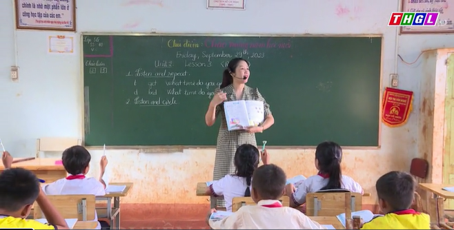 Ia Grai tăng cường 34 giáo viên môn tiếng Anh, tin học về dạy cấp tiểu học theo Chương trình GDPT mới