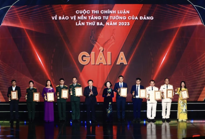 Trao giải Cuộc thi Chính luận về bảo vệ nền tảng tư tưởng của Đảng lần thứ 3