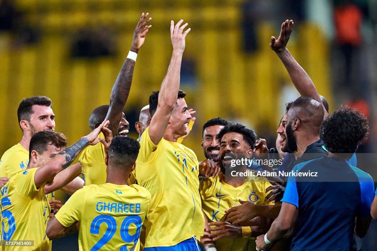Nóng: Báo châu Âu đồng loạt tiết lộ UEFA mời Al Nassr – Ronaldo dự Cúp C1