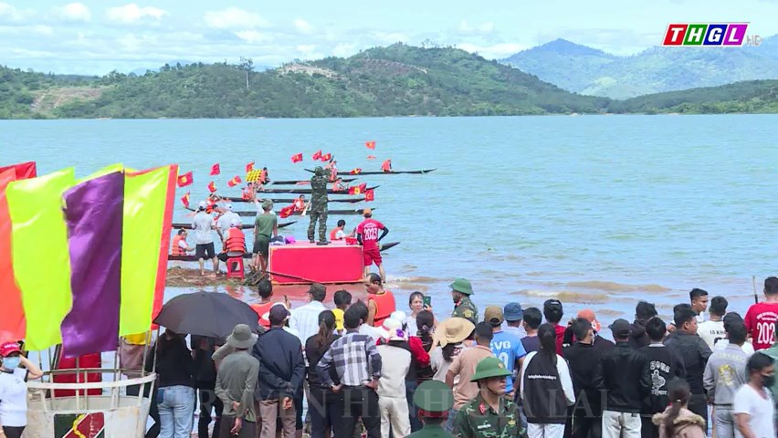 Rộn ràng Hội đua thuyền độc mộc trên sông Pô Cô tranh cúp A Sanh và Liên hoan Văn hoá Cồng chiêng huyện Ia Grai năm 2023