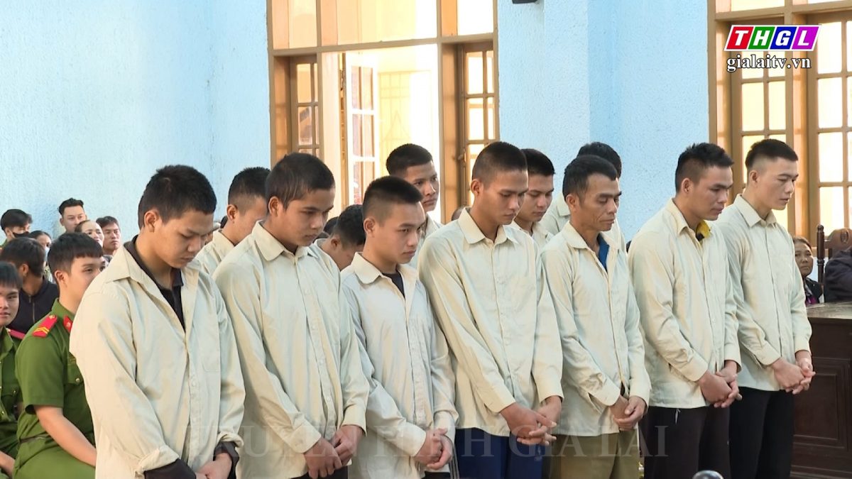 81 năm tù cho 13 đối tượng giết người