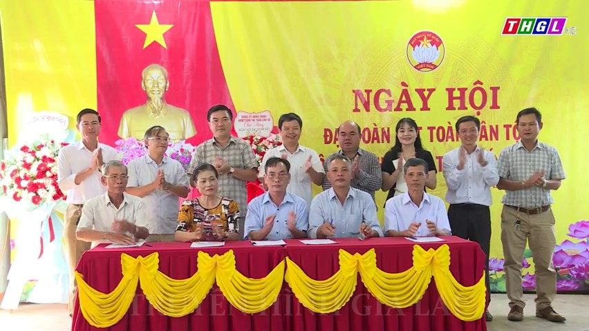 Phó Chủ tịch UBND tỉnh Gia Lai Nguyễn Hữu Quế dự Ngày hội Đại đoàn kết toàn dân tộc tại thôn Mỹ Thạch 2