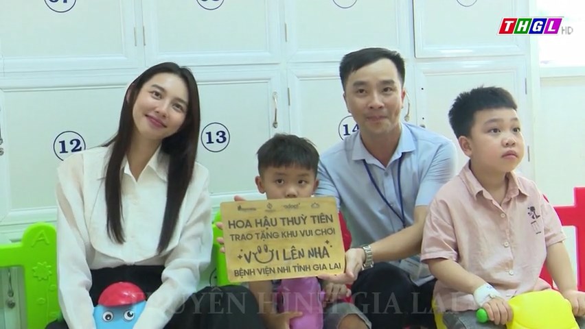 Hoa hậu Nguyễn Thúc Thùy Tiên tặng khu vui chơi cho Bệnh viện Nhi tỉnh Gia Lai