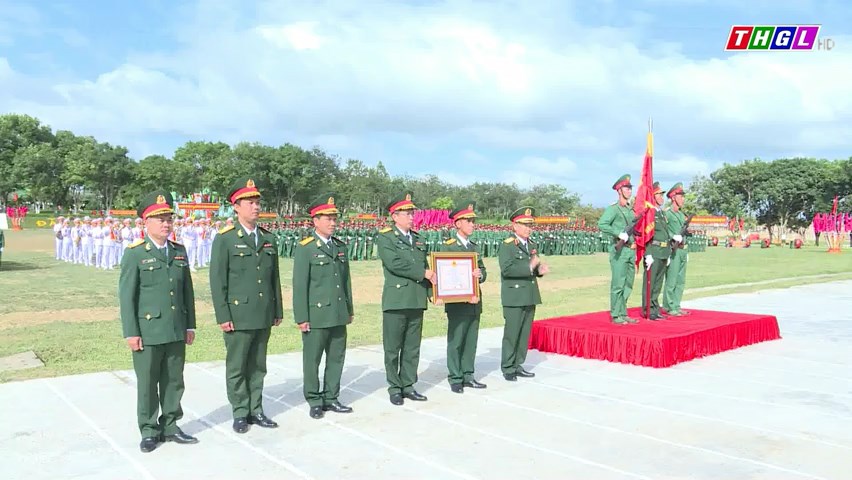 Trung đoàn 1 (Sư đoàn 2) đón nhận Huân chương Bảo vệ Tổ quốc hạng Nhì