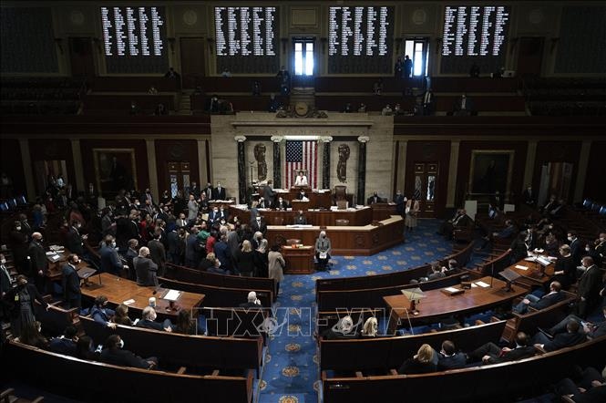 Hạ viện Mỹ thông qua dự luật ngân sách tạm thời ngăn nguy cơ Chính phủ đóng cửa