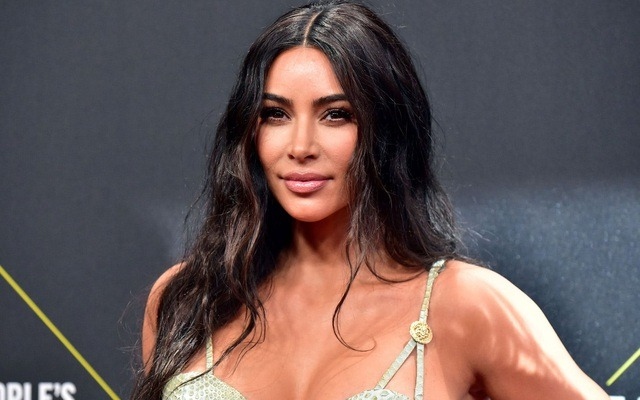 Kim Kardashian “thề” sẽ độc thân thêm một năm nữa