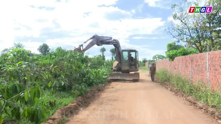 Người dân dọc tuyến đường thuộc Dự án đường Ia Tô – Ia Pếch (huyện Ia Grai) tự nguyện hiến đất làm đường