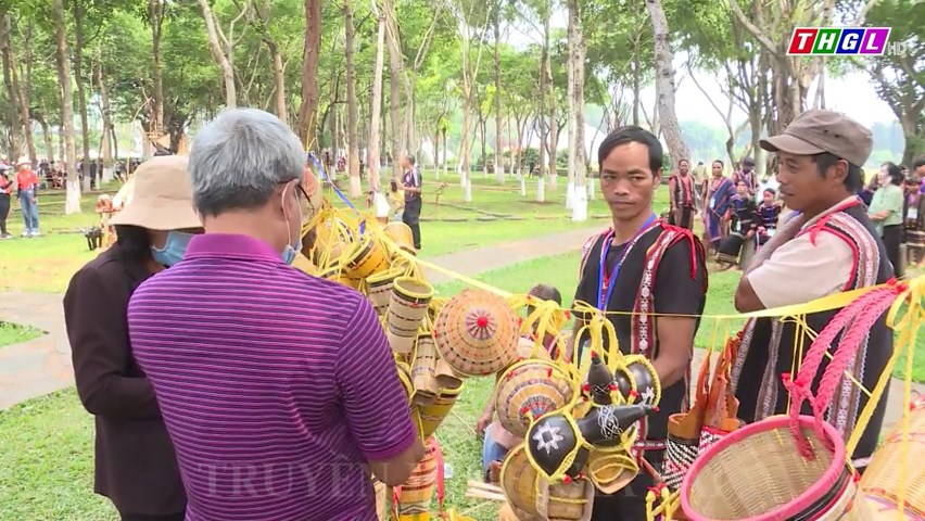 Tạo sinh kế bền vững từ nghề đan lát truyền thống