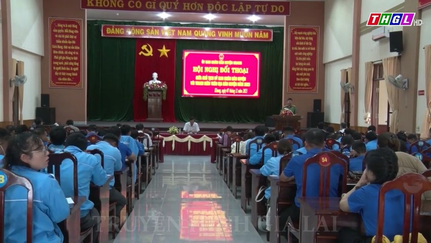 Chủ tịch UBND huyện Kbang đối thoại trực tiếp với 132 thanh niên về tiên phong chuyển đổi số