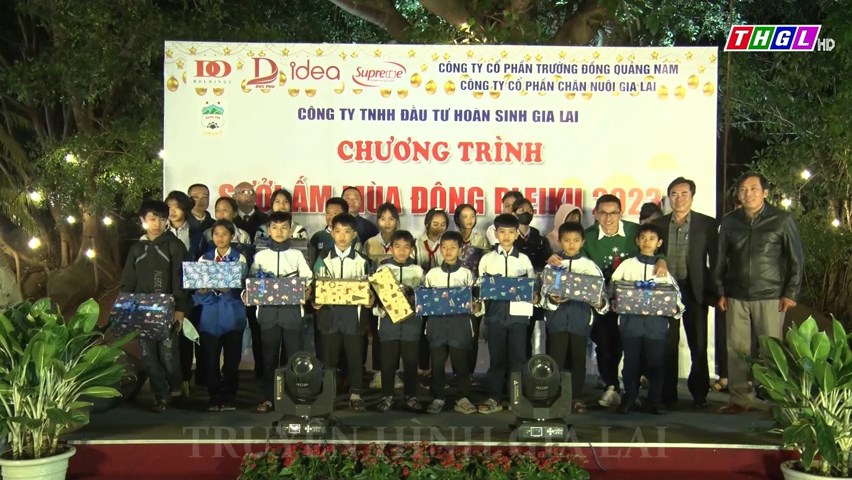 TP. Pleiku trao 100 phần quà cho học sinh có hoàn cảnh khó khăn