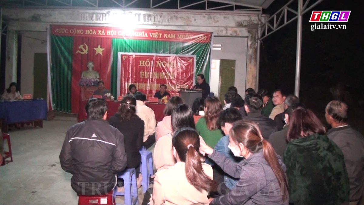 Thường trực Huyện ủy Đak Pơ đối thoại trực tiếp với cán bộ, nhân dân xã Hà Tam