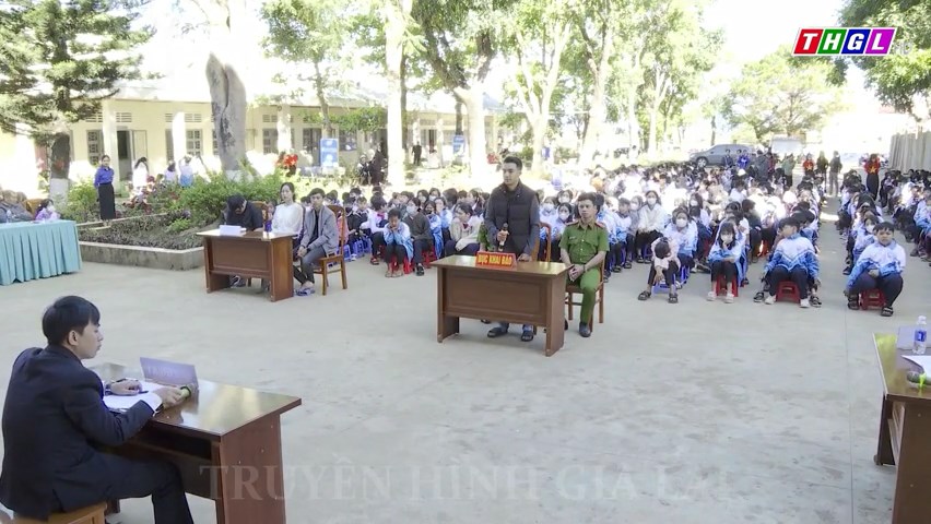 Tổ chức phiên tòa giả định tuyên truyền về An toàn giao thông cho hơn 300 em học sinh