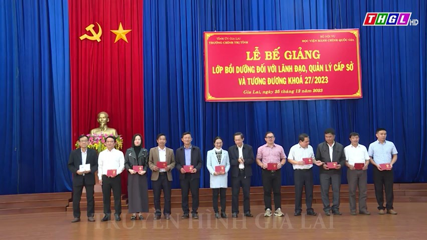 Bế giảng Lớp bồi dưỡng đối với lãnh đạo, quản lý cấp sở và tương đương khoá 27/2023