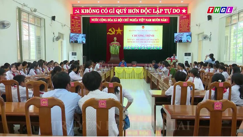 HĐND huyện Ia Grai tiếp xúc, đối thoại với trẻ em