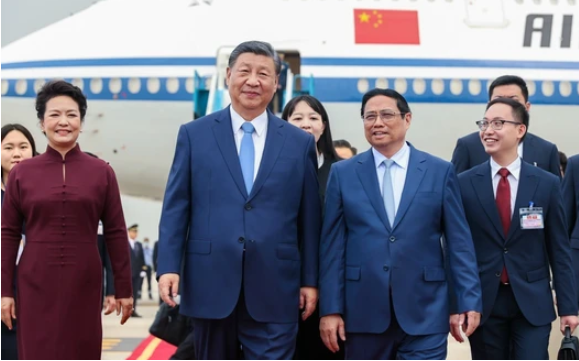 Tổng Bí thư, Chủ tịch nước Trung Quốc Tập Cận Bình đến Hà Nội, bắt đầu chuyến thăm Việt Nam