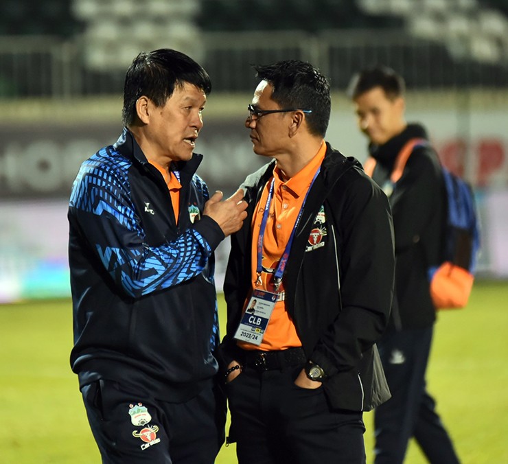 HAGL hạ đẹp Hà Nội, HLV Kiatisak nói gì về “Giám đốc” Vũ Tiến Thành?