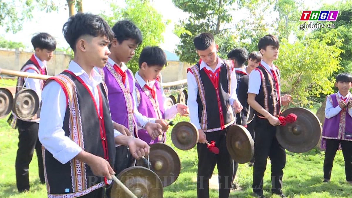 Vun đắp tình yêu văn hóa truyền thống cho học sinh DTTS Gia Lai