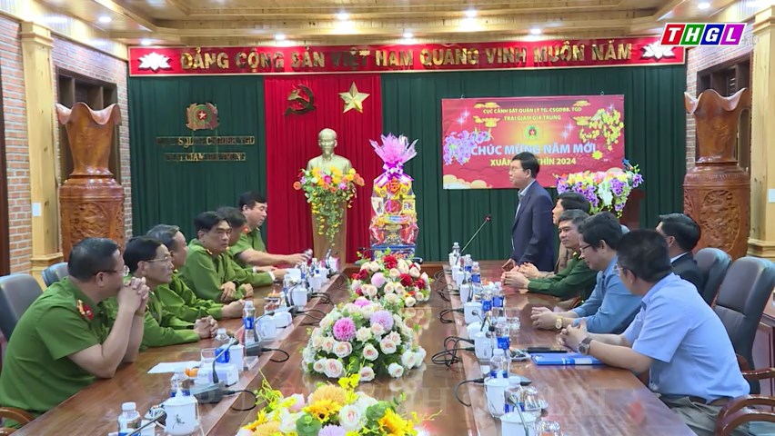 Trưởng Ban Tổ chức Tỉnh ủy Huỳnh quang Thái thăm, tặng quà, chúc Tết tại  huyện Đak Đoa và huyện Mang Yang