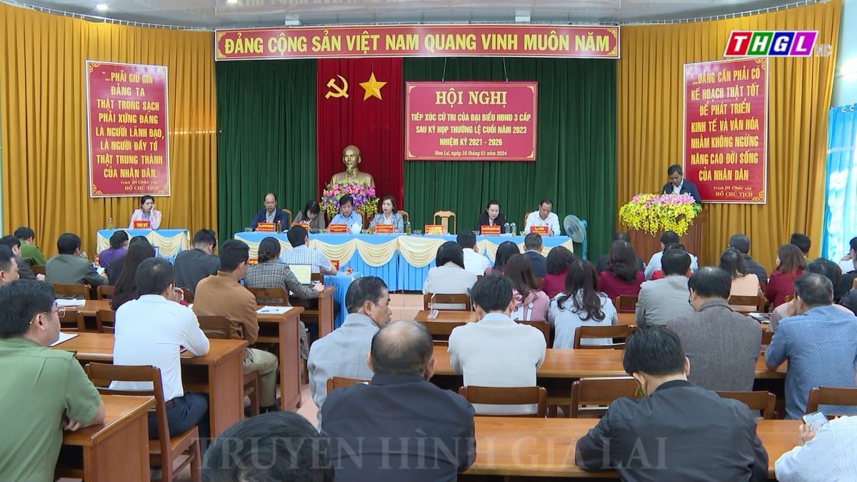 Bí thư Tỉnh ủy, Chủ tịch HĐND tỉnh Hồ Văn Niên tiếp xúc cử tri tại TP. Pleiku