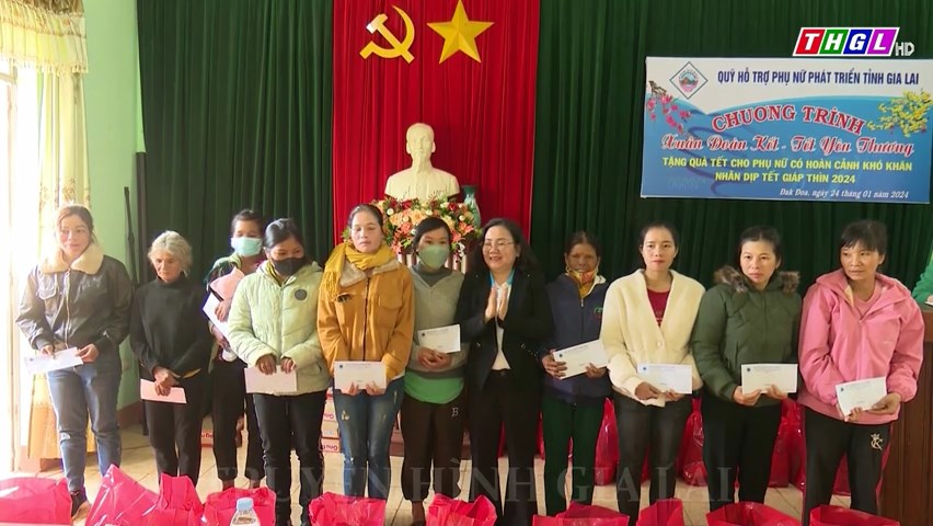 Hội LH Phụ nữ tỉnh phối hợp tặng quà cho hội viên nghèo huyện Đak Đoa