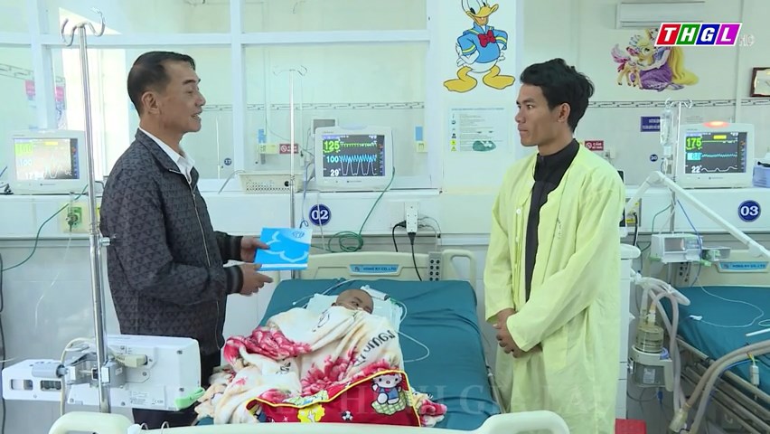 BHXH tỉnh Gia Lai tặng 45 suất quà Tết cho các bệnh nhân, bệnh nhi có hoàn cảnh khó khăn